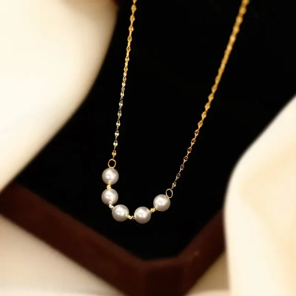 pearl necklace